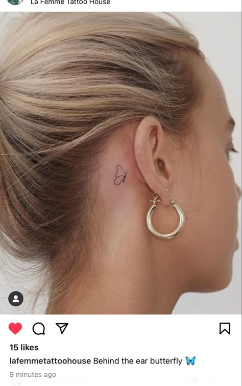 Aesthetic Behind The Ear Tattoos, Tiny Ear Tattoo Behind, Minimalist Behind The Ear Tattoo, Fineline Tattoo Behind Ear, Buterfluffy Tattoo Behind Ear, Small Back Of Ear Tattoo, Small Tattoos With Meaning Behind Ear, Bestie Tattoos Behind Ear, Half Butterfly Tattoo Behind Ear