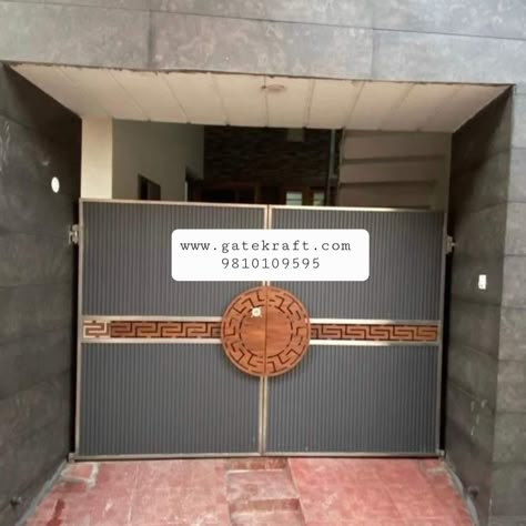 Aluminium profile gate manufacturers in delhi gurgaon noida faridabad ghaziabad ncr #aluminiumprofilegate #aluminiumprofilegatedesign #aluminiumgate #aluminiumgatedesign #gatekraft #gatekraftdelhi #gatekraftgurgaon Aluminium Main Gate Design, Ms Gate Design Modern Entrance, Profile Gate Design, Aluminium Profile Gates, Gate Design Modern Entrance, Ms Gate, Windows Grill, New Gate Design, Stairs Tiles Design