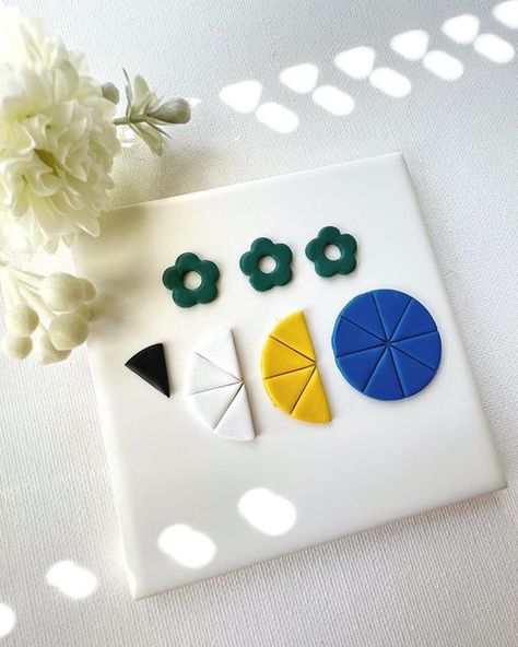 TiDo ITALIA Special clay cutter💫 on Instagram: "Emerald ❇️ New color recipe🤍 Scroll through the photos to read the color recipe. I used Fimo's basic colors but it can adapt to any type of clay ❤️ 1/4 Black (9) 1/2 White (0) 1/4 Yellow sunflower (16) 1 Blue pacific (33) The recipe circle is available in the shop in 3 sizes. Small cutter is ideal for creating your color recipes, the large one for creating colors in large quantities. Save the post to use the recipe when you need it. . . #cl Clay Recipes, Color Recipe, Polymer Clay Recipe, Diy Earrings Polymer Clay, Colour Theory, Clay Color, Earrings Polymer, Clay Earring, Clay Food