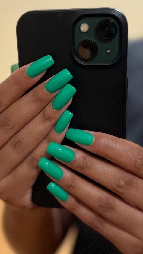 Green acrylic nails 💚 Gel Nails Square Long, Green Square Nails, Nails Square Long, Gel Nails Square, Green Gel Nails, Fall Green, Green Acrylic Nails, Nails Square, Green Square