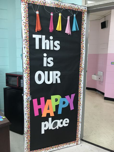 Classroom Door Preschool, Preschool Door Decorations, Kindergarten Door, Class Door Decorations, Teacher Door Decorations, Preschool Door, School Board Decoration, Dr. Seuss, School Door Decorations