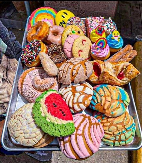 Mexican Culture Aesthetic Food, Mexican Bakery Aesthetic, Mexican Culture Food, Mexican Heritage Month, Aesthetic Mexican Food, Mexican Food Art, Mexican Snack Foods, Mexican Sweet Bread, Mexican Bakery