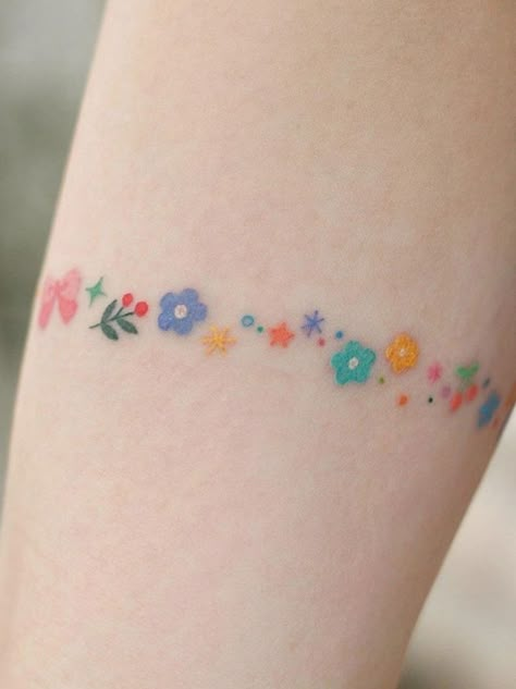 Handpoke Tattoo, Small Pretty Tattoos, Cute Little Tattoos, Tatuaje A Color, Small Hand Tattoos, Cute Tattoos For Women, Classy Tattoos, Girly Tattoos, Subtle Tattoos