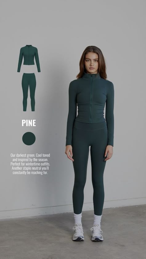 The perfect green for her wintertime outfits Winter Sports Outfits For Women, Sportswear Photoshoot, Running Outfits For Women, Sport Makeup, Athleisure Photoshoot, Winter Sports Outfit, Gym Marketing, Activewear Photoshoot, Sporty Chic Outfits