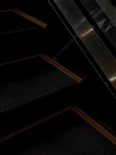 Escalator Aesthetic, Stairs Vinyl, Art Of Man, Black Luxury, Taylor Swift Album, Black Aesthetic, Aesthetic Photo, Dark Aesthetic, Aesthetic Pictures