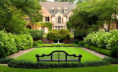 Classic Garden Design, Villa Architecture, Formal Garden, Classic Garden, The Secret Garden, Formal Gardens, Design Exterior, Gorgeous Gardens, English Garden