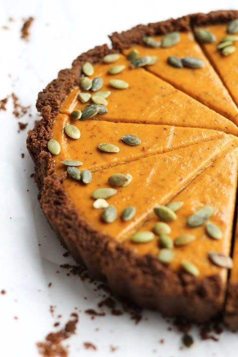 Pumpkin Brown Butter Gingersnap Tart | Lion's Bread Fall Ig Story, Tasty Dessert Recipes, Pumpkin Tart, Traditional Pumpkin Pie, Pumpkin Dessert Recipes, Aesthetic Thanksgiving, Pumpkin Cakes, Gingersnap Crust, Pumpkin Custard