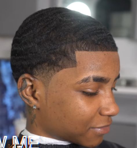 Wave Haircuts For Black Men, Waves Hairstyle Men, Man Haircut, Caesar Haircut, Low Taper Fade, Low Taper, Waves Haircut, Black Men Haircuts, Taper Fade