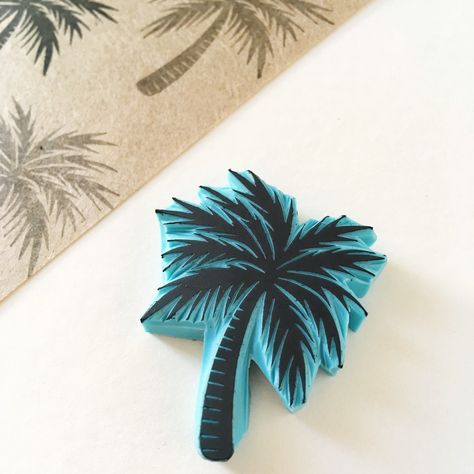 New Palm tree! Palm Tree Lino Print, Tree Lino Print, Printmaking Tools, Lino Inspiration, Lino Printing, Lino Art, Florida Art, Tree Stamp, Linocut Art