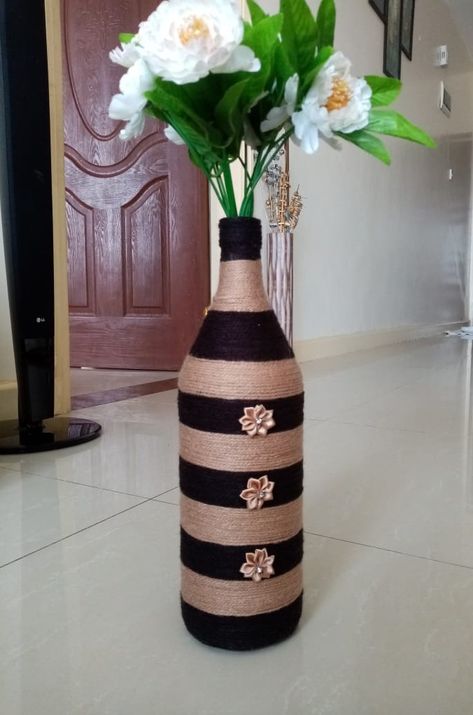 Twine Wine Bottles Diy, Twine Wine Bottles, Brown Vases, Vases Diy, Bottles Diy, Flower Vase Making, Diy Chocolate, Brown Vase, Glass Painting Designs