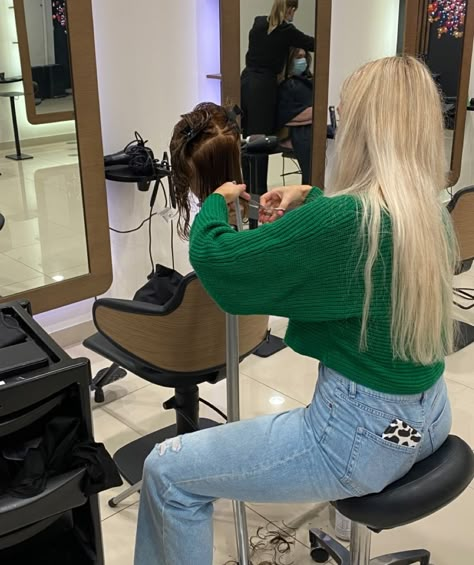 Hair School Cosmetology Aesthetic, Hair Dressing Aesthetic, Hair Stylist Aesthetics, Cosmotologist Aesthetic, Cosmo Aesthetic, Cosmetology School Aesthetic, Hairdresser Aesthetic, Hair Salon Aesthetic, Cosmetology Aesthetic