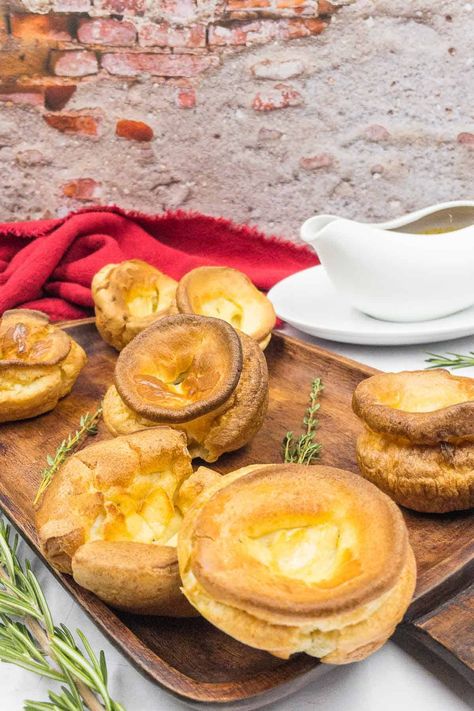 Gluten Free Yorkshire Pudding Recipe, Roast Dinner Side Dishes, Gluten Free Yorkshire Pudding, How To Make Yorkshire Pudding, Yorkshire Pudding Batter, Yorkshire Pudding Recipe, Sunday Roast Dinner, Best Roast Potatoes, Yorkshire Pudding Recipes