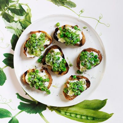 Bruschetta with Pea Pesto and Mozzarella Recipe - Delish.com Curtis Stone Recipes, Pesto And Mozzarella, Best Asparagus Recipe, Pea Pesto, Curtis Stone, Spring Dishes, Mozzarella Recipes, Mother's Day Brunch, Toast Toppings