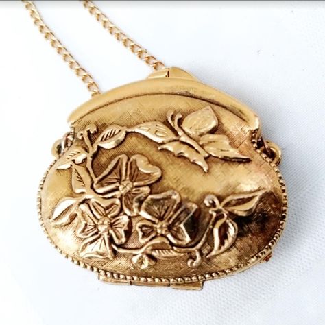 VTG Art Nouveau Gold Solid Perfume Locket Necklace Unique Locket Necklace, Butterfly Purse, Dainty Fine Jewelry, Gold Perfume, Unique Locket, Perfume Necklace, Locket Necklace Vintage, Perfume Locket, Necklace Locket