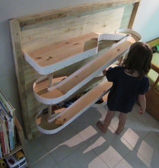 Kids Car Garage, Wooden Toy Garage, Car Tracks For Kids, Kids Garage, Diy Toys Car, Hot Wheels Storage, Toy Car Garage, Toy Car Storage, Wooden Toy Cars