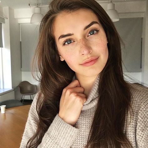 Jessica Clements Jessica Clements, Coffee Facial, Jessica Clement, Glowing Radiant Skin, Luscious Hair, Home Remedies For Hair, Beauty Make-up, No Makeup, Skin Complexion