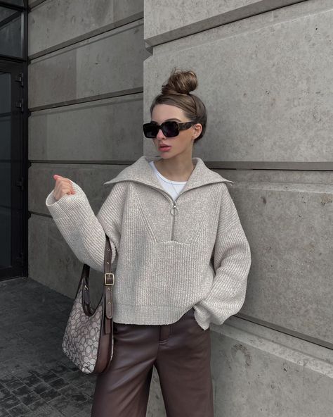 Winter Office, Winter Turtleneck, Women Korean Fashion, Oversized Sweater Women, Pull Oversize, Collared Sweatshirt, Trending Fashion Outfits, Looks Street Style, Cute Winter Outfits