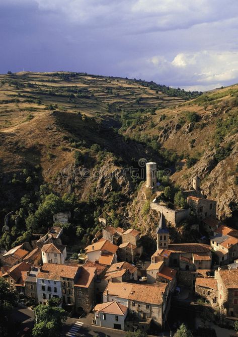 Central France, Road Trip France, About France, Animation Illustration, Graphics Animation, The Camino, Beaux Villages, Historical Fiction, Motion Graphics