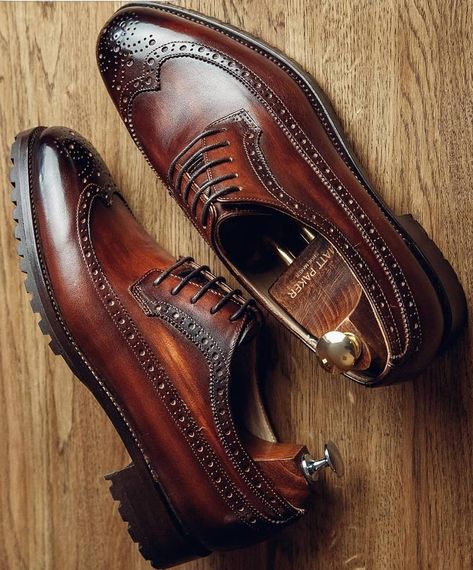 MATT PARKER Types Of Shoes Men, Weekend Painting, Matt Parker, Handmade Shoes Pattern, Shoe Refashion, Comfortable Mens Shoes, Gents Shoes, Dapper Outfit, Brogues Men