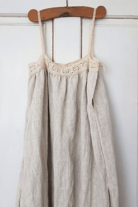 Linen Nightgown, Artisan Fashion, Make Your Own Clothes, Handmade Clothing, The Calm, Clothes Crafts, Fashion Design Clothes, Crochet Details, Linen Dresses