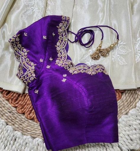 Blouse Short Hands Design, Short Hands Pattu Blouse Designs, Blouse Designs Short Hands, Short Hands Maggam Work, Simple Maggam Designs, Short Hands Blouse Designs, Pattu Sari Blouse Designs Latest, Pattu Saree Blouse Designs Simple Latest, Puff Hands Blouse Designs