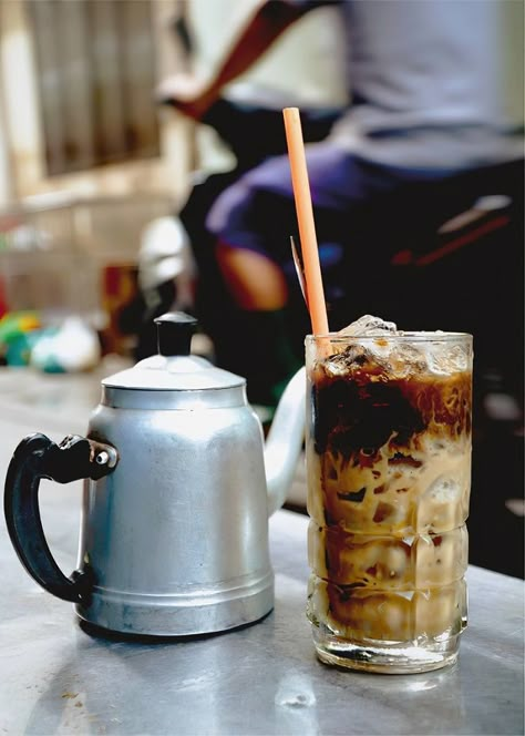 Coffee Condensed Milk, Ca Phe Sua Da, Vietnamese Iced Coffee Recipe, Highlands Coffee, Vietnamese Iced Coffee, Iced Coffee At Home, Sugarcane Juice, Coffee Ingredients, Egg Coffee