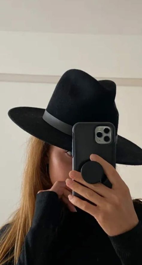 Fedora Aesthetic, Hat Photoshoot, Good Mirror, Cool Mirrors, No Face, All Black Outfit, Fedora Hat, Black Outfit, Fedora