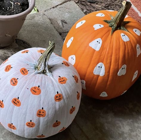 Cute Painted Pumpkin Ideas, Pumpkin Inspo, Pumpkin Painting Party, Halloween Pumpkin Crafts, Creative Pumpkin Painting, Creative Pumpkin Decorating, Art Aesthetics, Pumpkin Painting Ideas, October Crafts