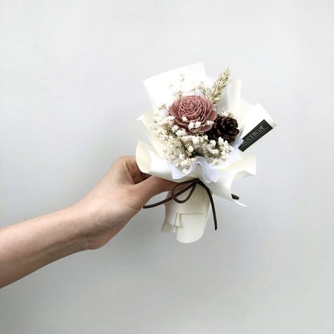 Small Simple Bouquet, Mini Flower Bouquet, Tiny Bouquet, Single Flower Bouquet, Flower Boquet, Diy Bouquet Wrap, Valentine Candles, Decorated Gift Bags, Valentines Gift Box