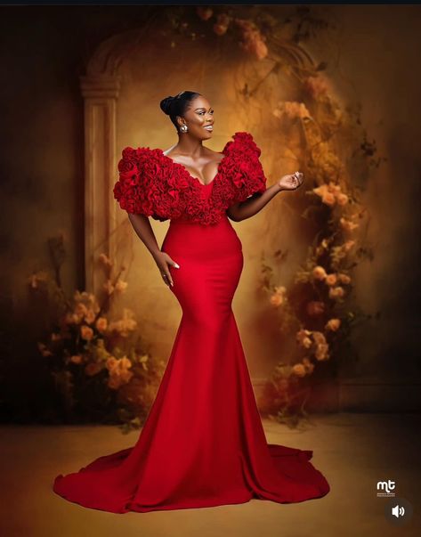 Birthday Studio Poses, Elegant Gown Photoshoot, Red Dress Birthday Photoshoot, Birthday Photoshoot Poses For Women, Elegant Birthday Photoshoot Ideas, Couples Dress, Elegant Photos, High Fashion Photoshoot, Female Portrait Poses