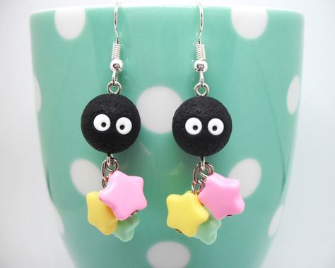 Diy Polymer Clay Earrings, Pastel Stars, Diy Polymer Clay, Soot Sprite, Anime Earrings, Clay Keychain, Polymer Clay Flower Jewelry, Soot Sprites, Polymer Clay Diy