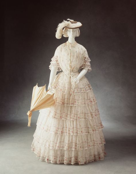 Fashions From History — Evening Dress 1850-1856 Netherlands Rijksmuseum 1840 Fashion, 1869 Fashion, 1840s Fashion, 1800s Clothing, Gaun Abad Pertengahan, 1850s Fashion, Romantic Era, Historic Fashion, Summer Day Dresses