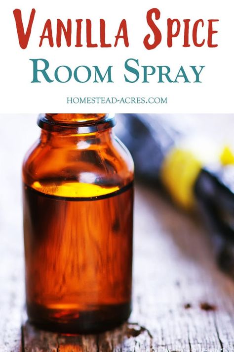 Diy Room Spray Air Freshener, Diy Room Spray Essential Oils, Vanilla Room Spray, Homemade Room Spray, Essential Oil Room Spray, Making Perfume, Diy Linen Spray, Christmas Room Spray, Essential Oil Spray Recipes