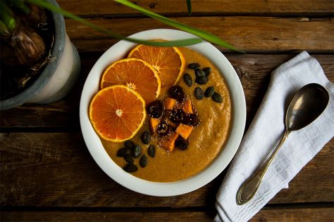 Heute gibt es ein wunderbares, warmes und natürlich veganes Frühstück. Einen Amaranth Porridge mit Süßkartoffel zum niederknien. Wirklich, es ist so lecker Amaranth Porridge, Vegan Low Carb, Vegan Lunches, Iron Deficiency, Amaranth, Vegan Lunch, Vegan Lifestyle, Thai Red Curry, Hummus