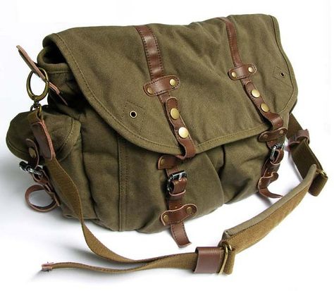 Vintage Green Canvas Messenger Bag #canvasmessengerbag #canvasleatherbag #messengerbag Green Canvas Bag, Vintage Canvas Bags, Brown Messenger Bag, Messanger Bag, Vintage Messenger Bag, Womens Messenger Bag, Bags Online Shopping, Bags Messenger, Canvas Messenger Bag