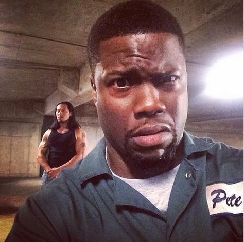 Kevin Hart posing for a selfie Kevin Hart Meme, Kevin Hart Funny, Funny Selfies, Celebrity Selfies, Funny Poses, Native Pride, Kevin Hart, Reaction Face, Funny Short Clips