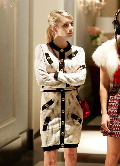 Scream Queens - 1x12 - 1x13 ““Dorkus”/“The Final Girl(s)” Season Finale. Chanel Scream Queens, Scream Queens Fashion, Classy Fashion Chic, Blair Waldorf Outfits, Emma Roberts Style, Channel Outfits, Chanel Oberlin, Final Girl, Gossip Girl Outfits