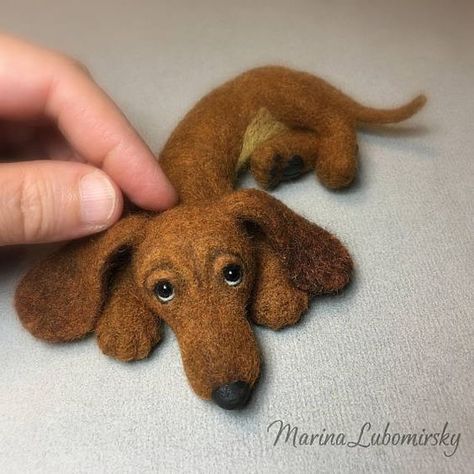 Needle Felting Diy, Needle Felted Dog, Wool Animals, Needle Felting Tutorials, Animal Portraits, Felt Dogs, Felt Mouse, Felt Baby, Needle Felting Projects