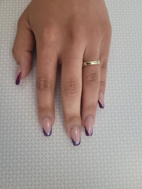 Dark Purple Glitter French Tip Nails, French Nails Purple Tips, Nails For Dark Purple Dress, Dark Purple Nails French Tip, Dark Purple French Nails, Dark Purple French Tips, Dark Purple And Silver Nails, Dark Purple Acrylic Nails Design, Silver And Purple Nails