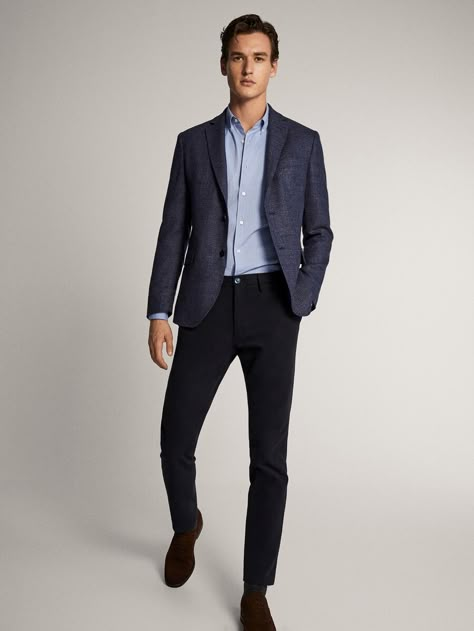 Chinos And Blazer Men, Chinos And Blazer, Business Casual Men Work, Business Casual Attire For Men, Interview Outfit Men, Job Clothes, Stylish Mens Suits, Mens Smart Casual Outfits, Smart Casual Menswear