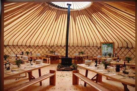 event yurt with ash tables Modern Yurt, Yurt Kits, Yurts For Sale, Pacific Yurts, Diy Glamping, Yurt Ideas, One Room School House, Dome Glamping, Yurt Interior