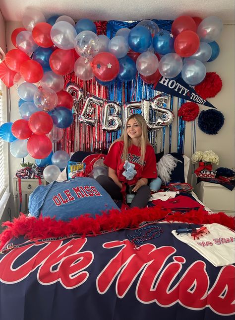 Yale Bed Party, College Decision Bed Decorating, Bed Decorating Ideas College Acceptance, Ole Miss Graduation Party, Bed Decorating College Acceptance, College Bed Acceptance, Ole Miss Bed Party, College Decision Day, Decision Day