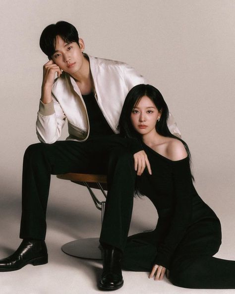 Tutti i post • Instagram Korean Photoshoot, Korean Couple Photoshoot, Couple Fits, Friend Poses Photography, All Korean Drama, Song Hye Kyo, Kim Ji Won, Soo Hyun, Korean Couple