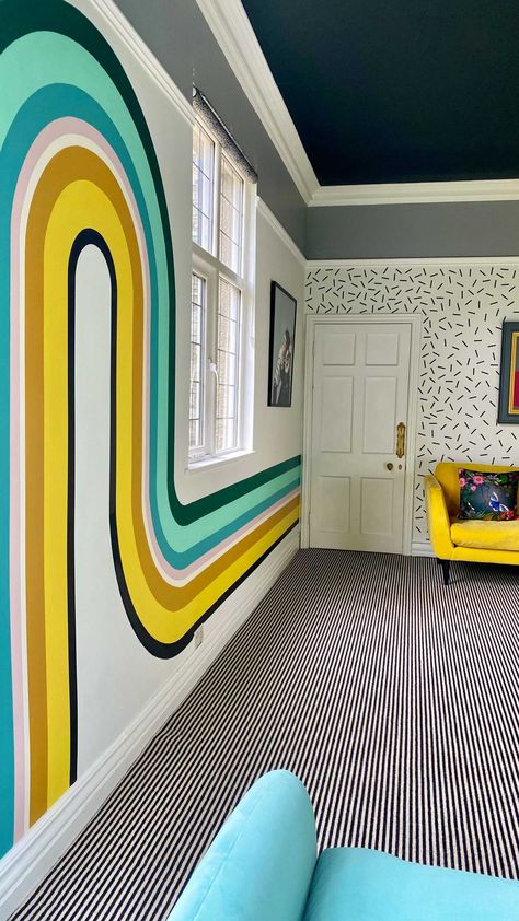 Funky Interior Paint Ideas, Funky Hallway Paint Ideas, Funky Wall Painting, Funky Playroom, Wall Detailing, Paintbrush Painting, Youth Group Rooms, Front Room Decor, Hallway Paint