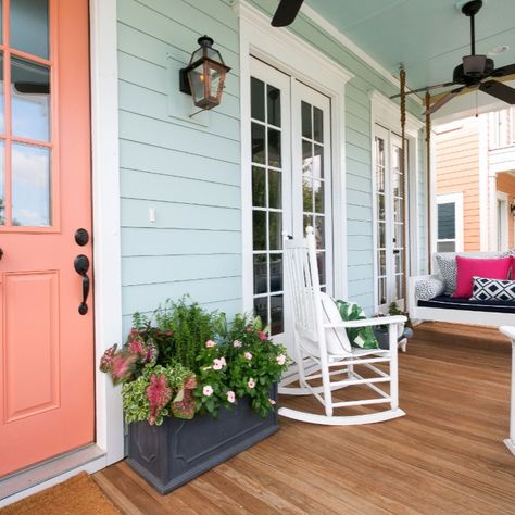 G&J QUALITY PAINTING INC Charleston Home Exterior, Charleston Homes Exterior, Home Exterior Paint, Coastal Home Exterior, Beach House Colors, Coastal Exterior, Exterior House Paint Color Combinations, Beach House Exterior, Pintura Exterior