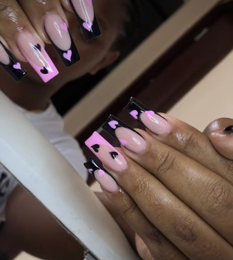 Nail Ideas Pink And Purple, Mid Acrylic Nails, Back2school Nails, Acrylic Nail Designs Gray, Black And Light Pink Nails, Pink And Black French Tip Nails, Black And Pink Nails Acrylic, Pink And Black Nails Acrylic, Dope Nail Designs Mid Length