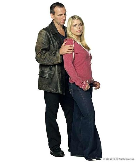 Nine and Rose... Gawd, they were my first Doctor Who love story. Wanted them together so bad I didn't watch Ten until Rose was gone. Rose Tyler Outfit, Doctor Who 9, Doctor Who Rose, Doctor Who Cast, Rose And The Doctor, Doctor Who Episodes, Doctor Who 2005, Ninth Doctor, Bbc Doctor Who