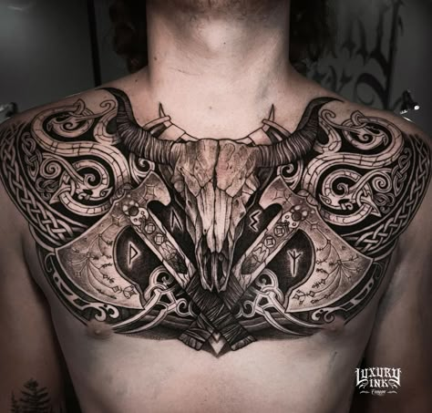 Viking Warrior Tattoos, Arte Viking, Viking Tattoo Sleeve, Backpiece Tattoo, Bear Tattoo Designs, Scary Tattoos, Muster Tattoos, Cool Chest Tattoos, Canggu Bali