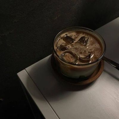 Coffee Corner ☕ on Twitter: "I believe in iced coffee supremacy✨🤎… " Calm Pictures, Dark Feeds, Bojack Horseman, Dark Paradise, Aesthetic Coffee, Brown Aesthetic, Night Aesthetic, Aesthetic Grunge, Coffee Addict