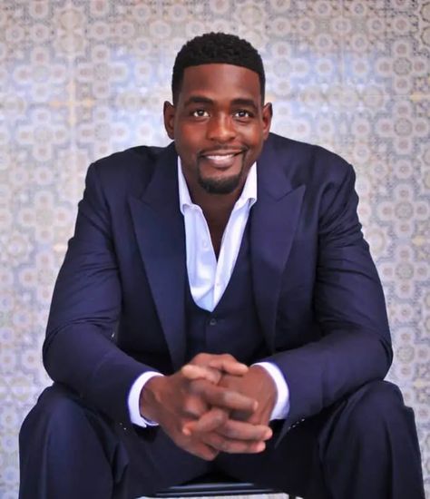 Chris Webber Net Worth [2021 Update]: Career & Earnings Chris Webber, Make A Wish Foundation, Rap Albums, Good Readers, Sacramento Kings, Detroit Pistons, Philadelphia 76ers, Basketball Player, Play Golf